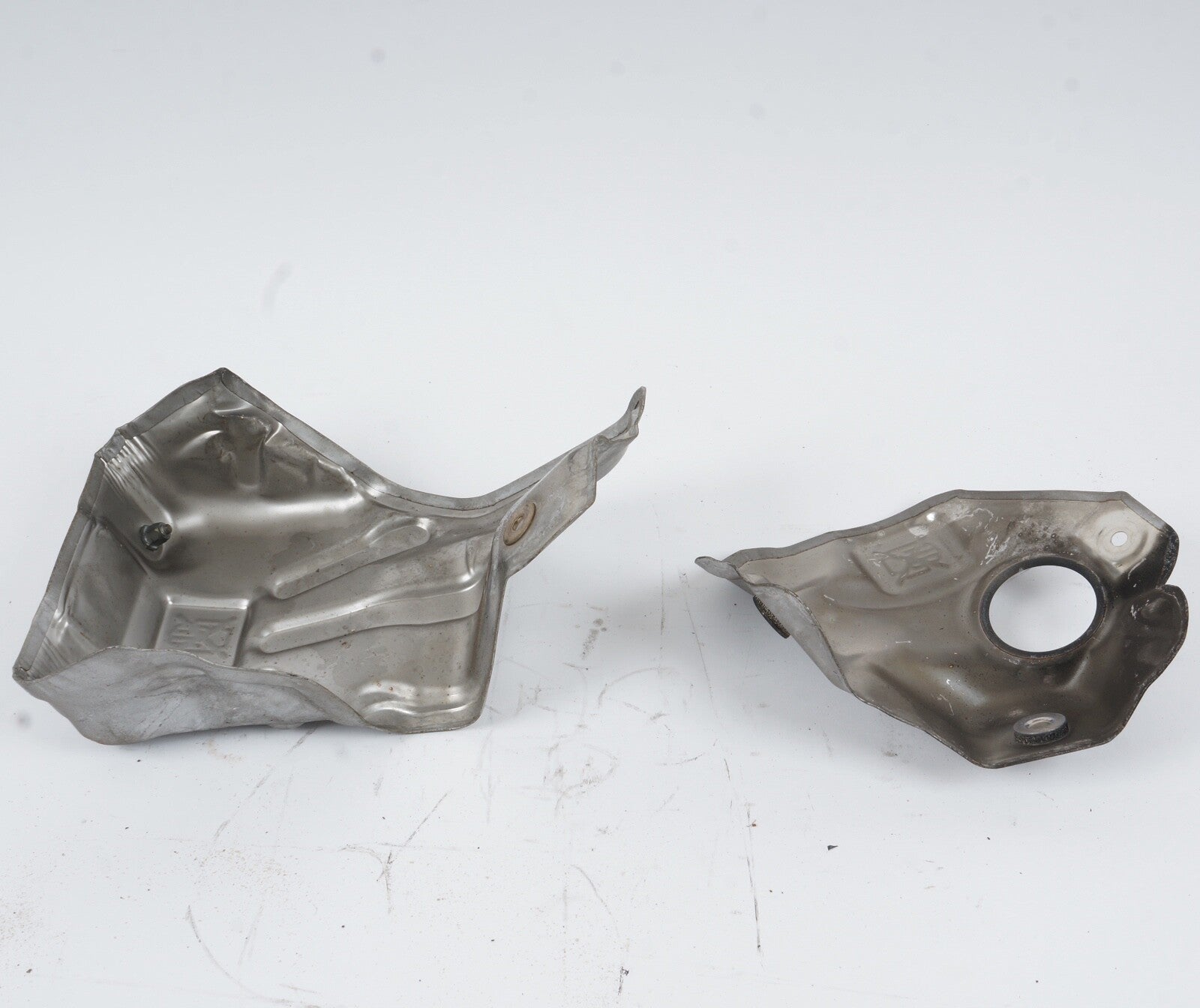 2020-2023 CADILLAC CT4 2.0L ENGINE TURBOCHARGER HEAT SHIELD PLATE COVER OEM PAIR