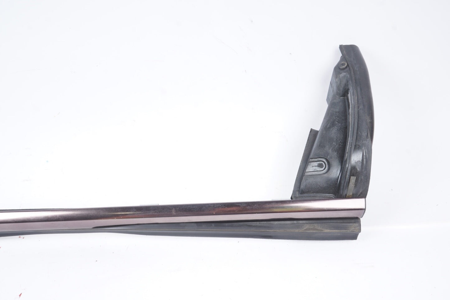 03-11 Mercedes R230 SL500 SL550 Door Window Weather Seal Molding Front Right OEM