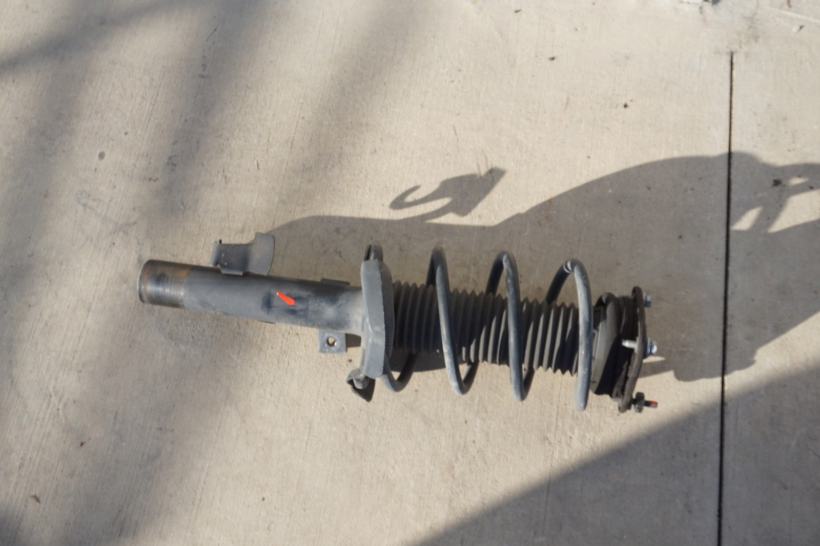 2006 - 2013 VOLVO C70 FRONT LEFT DRIVER SIDE STRUT SHOCK ABSORBER, OEM