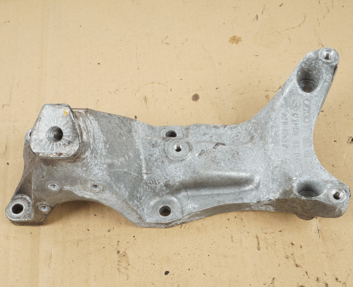2012 - 2015 AUDI A7 3.0L ENGINE MOTOR LEFT MOUNT BRACKET SUPPORT 4G0199307H OEM