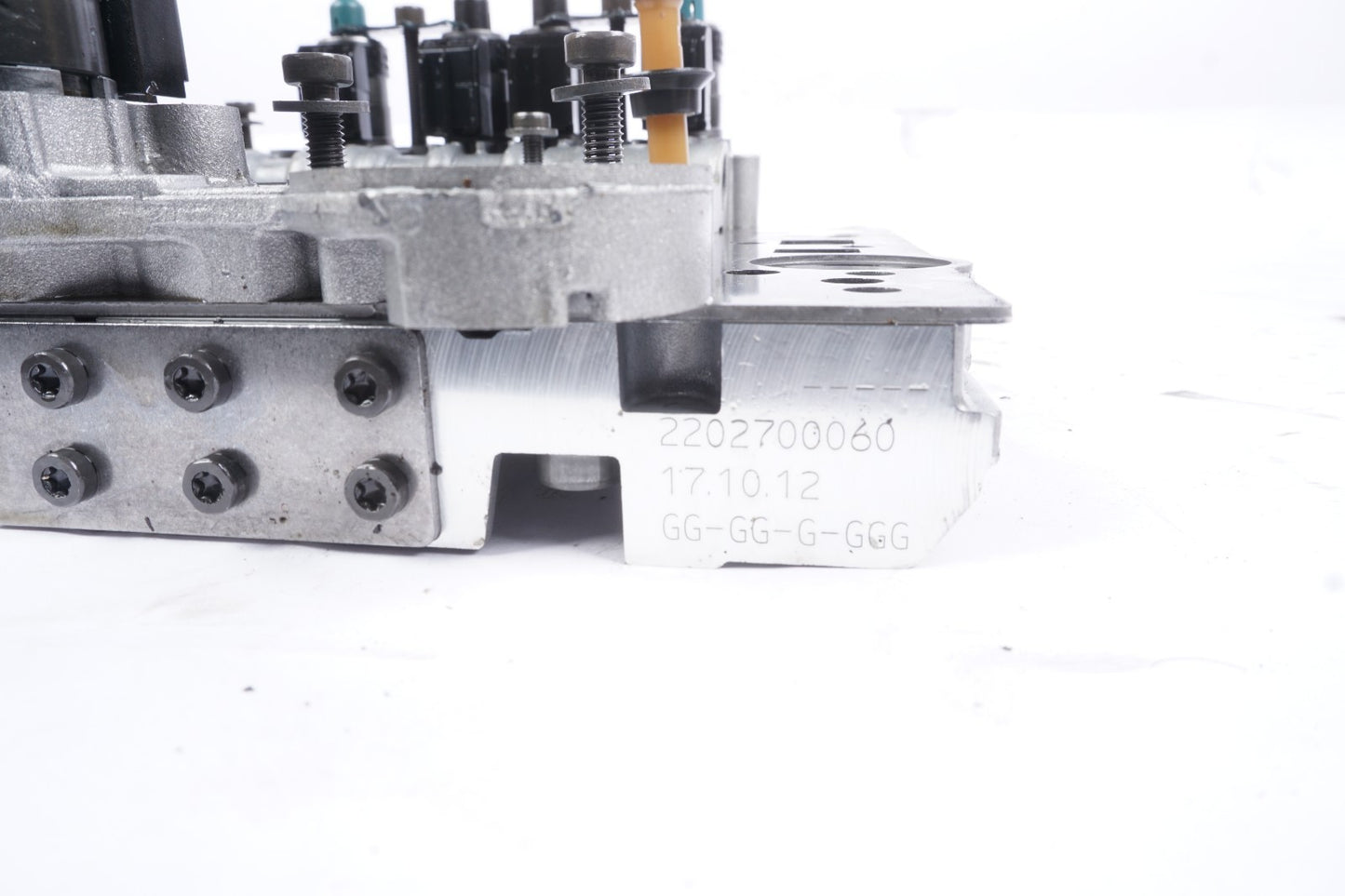 2011 - 2020 MERCEDES R230 CLS550 SL550 TRANSMISSION VALVE BODY OEM