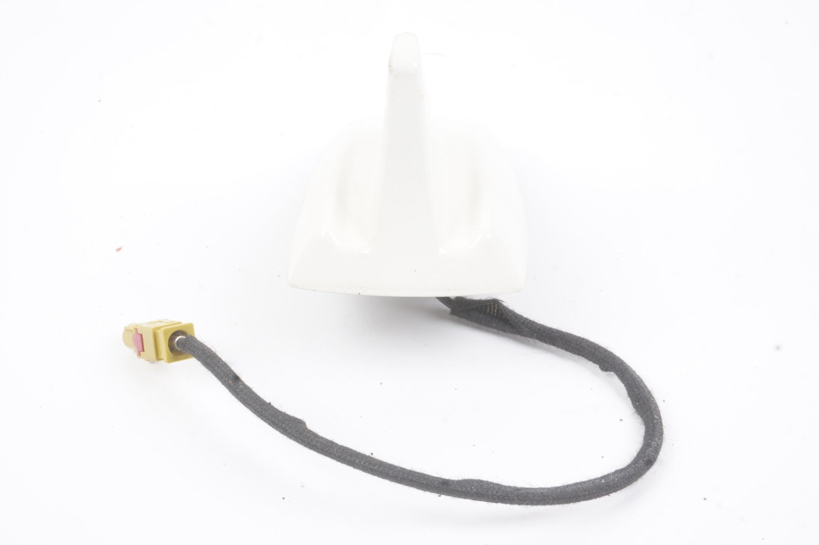 2014 - 2016 Maserati Ghibli Quattroporte Rear Roof Radio Antenna Shark Fin
