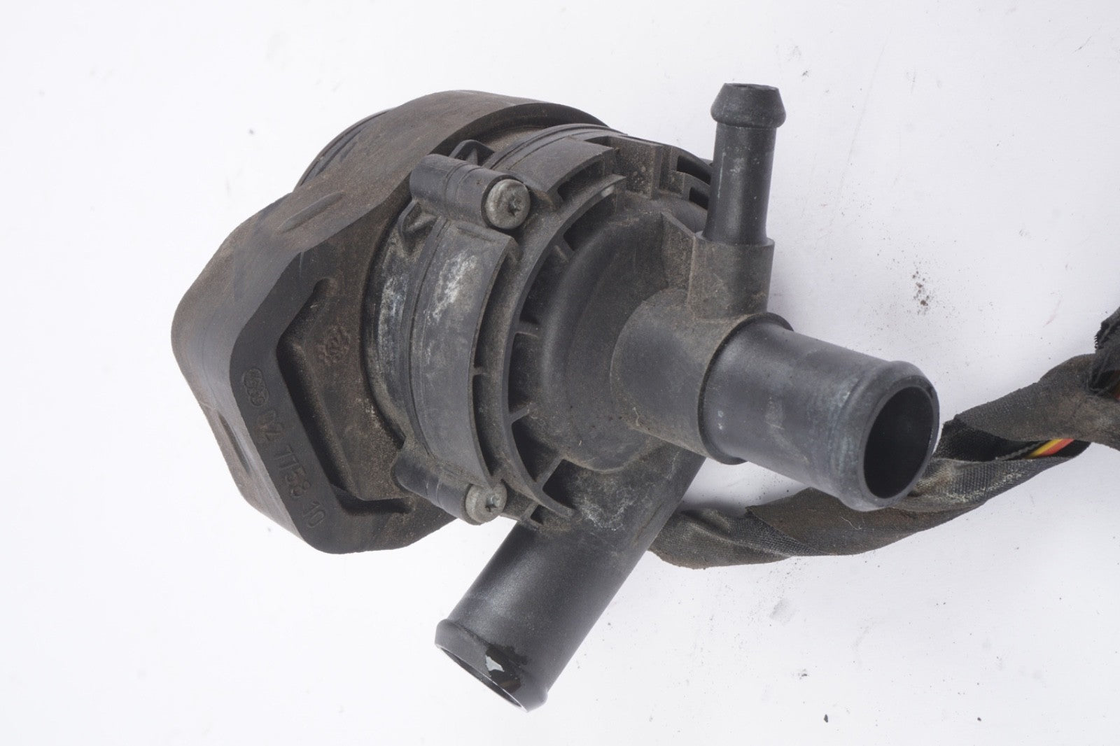 2010-2016 MERCEDES E350 W212 AUXILIARY COOLANT WATER PUMP OEM