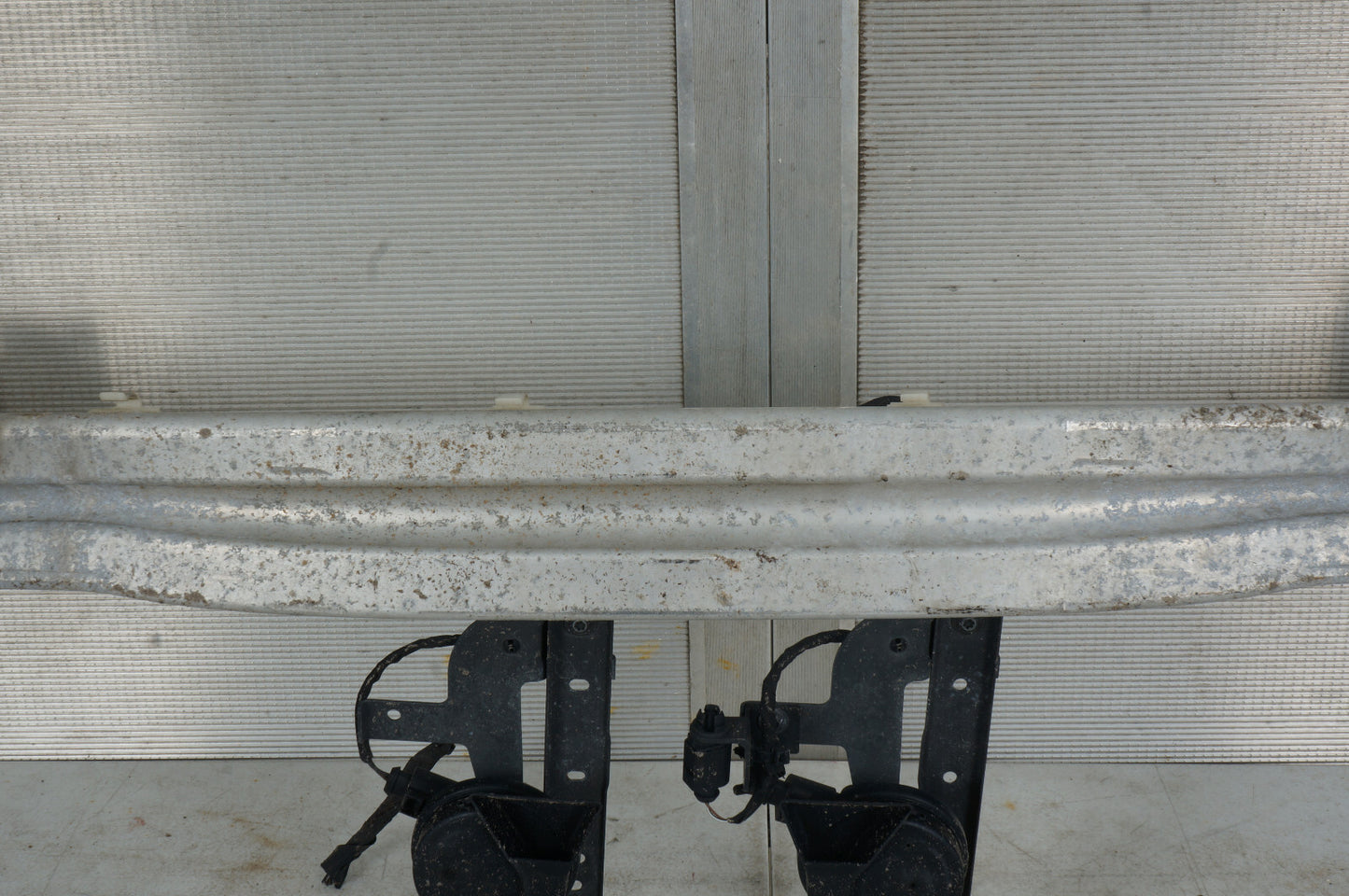 2005 - 2010 AUDI D3 A8L A8 FRONT BUMPER REINFORCEMENT 4E0807111AB OEM