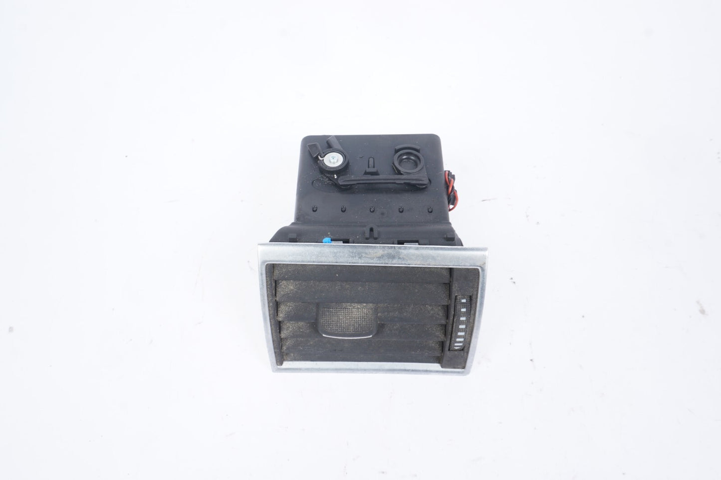 2004  - 2010 Audi A8 A8L Dash Center Ac Heater Air Vent Right Passenger Side OEM