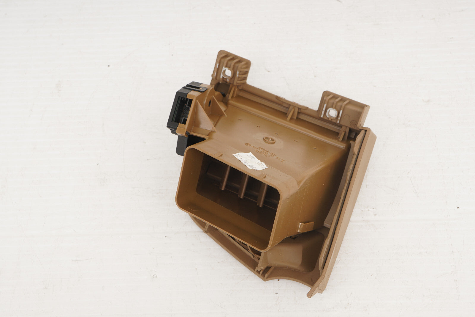 2007 - 2013 MERCEDES S550 W221 DASH RIGHT PASSENGER SIDE AC HEATER AIR VENT OEM