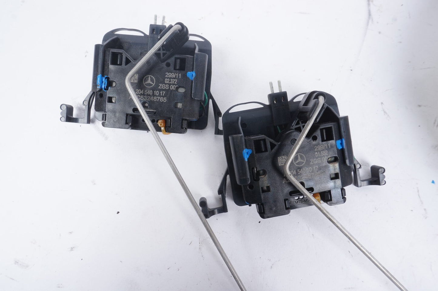 10 - 15 Mercedes W207 E350 Gas Fuel Pump OEM