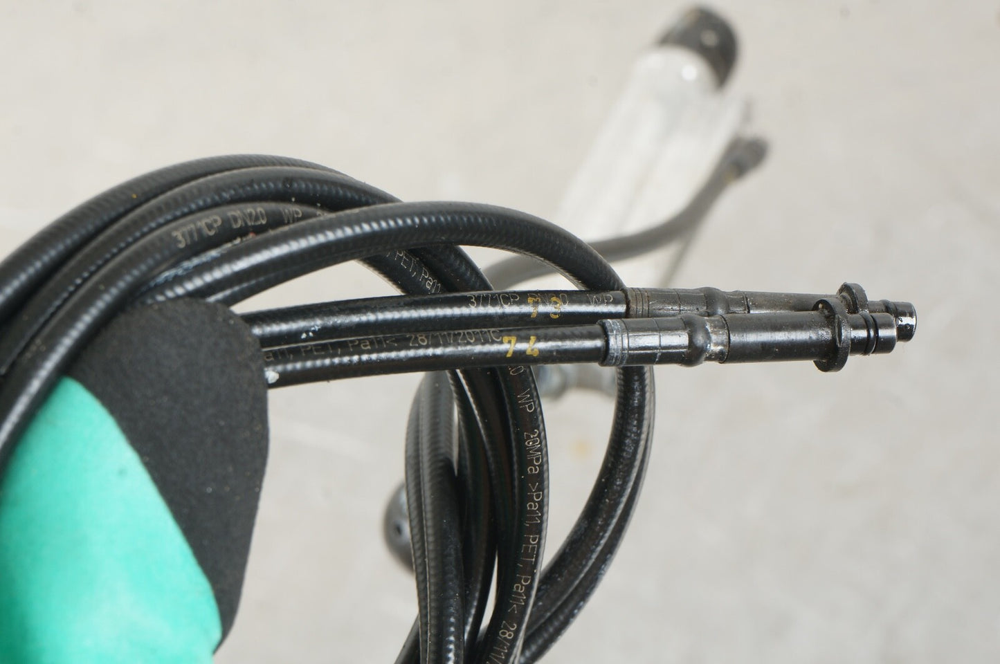 06-13 VOLVO C70 CONVERTIBLE ROOF TOP HYDRAULIC  SHOCK LINE 73, 74