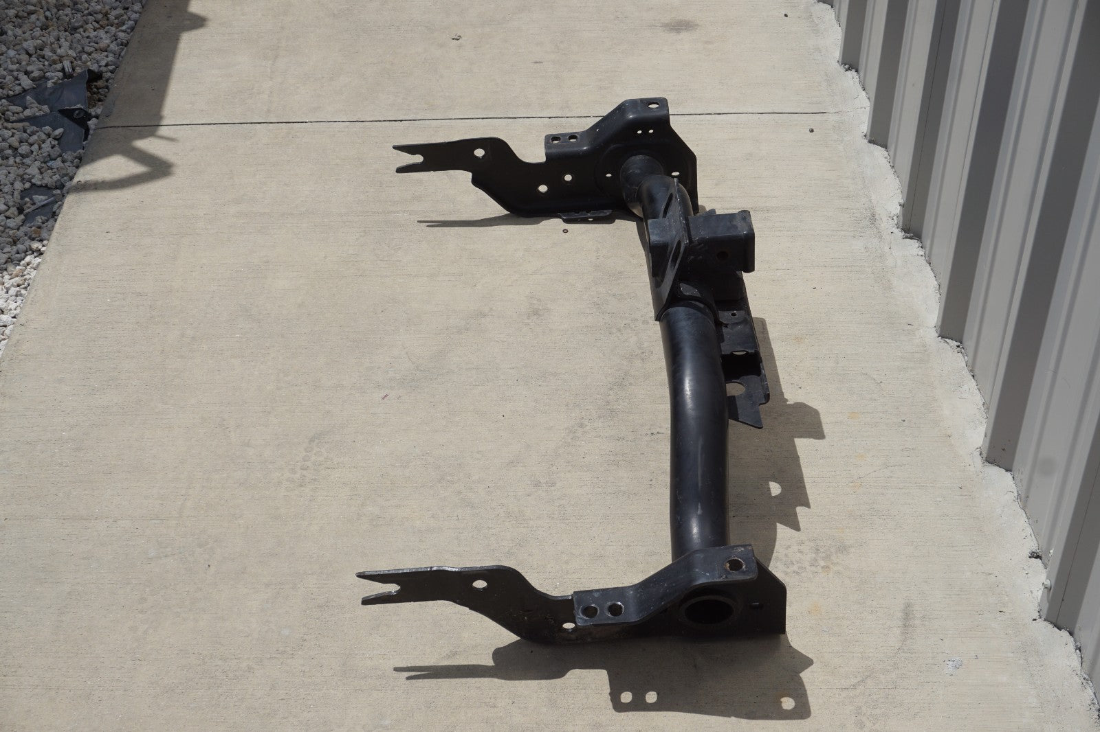 2016 - 2019 NISSAN TITAN XD REAR BUMPER TOW TOWING HITCH BAR OEM