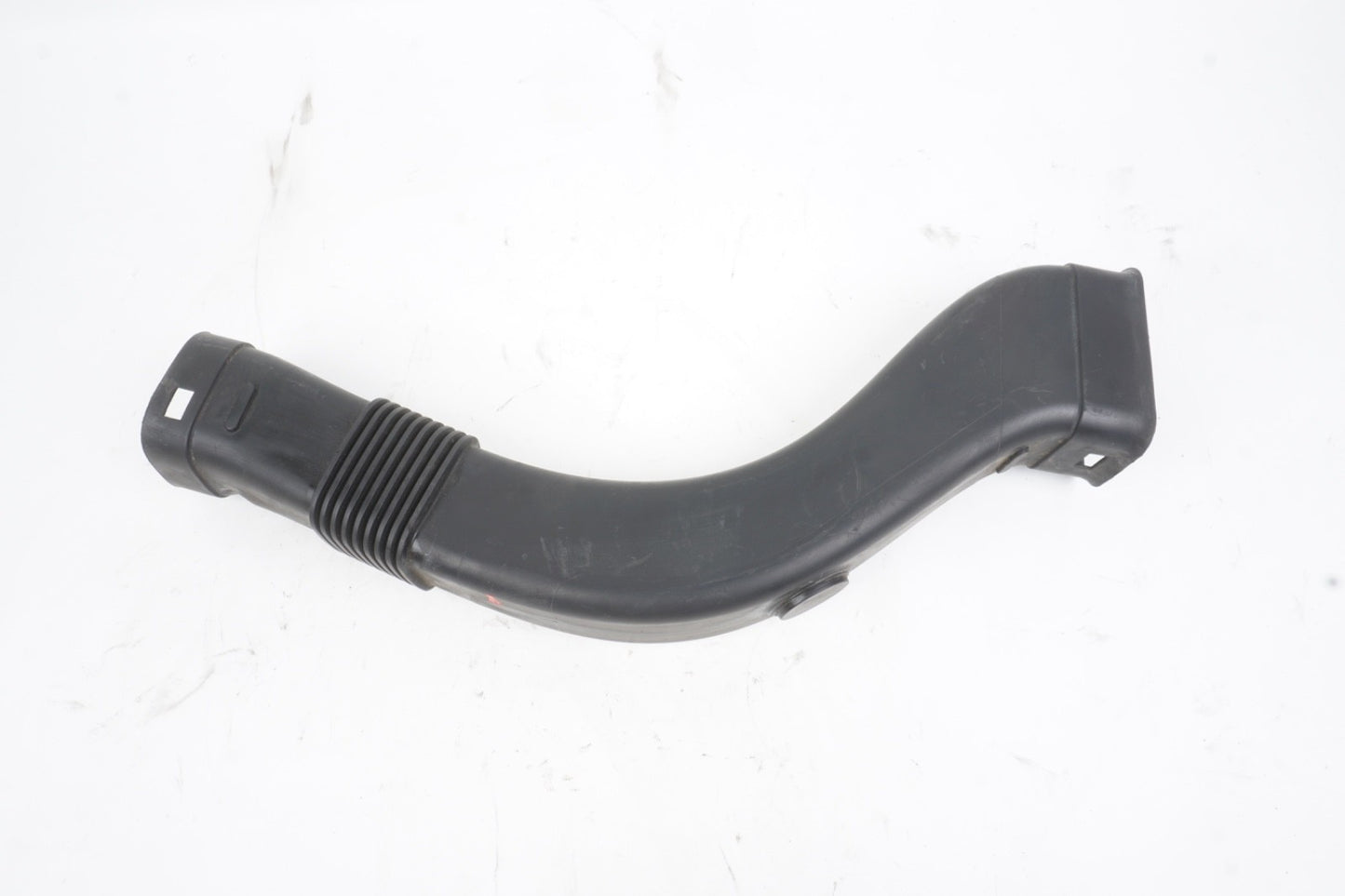 2012-2015 BMW F06 650i 4.4L Gas Left Side Air Intake Duct Tube 7624031-01 OEM