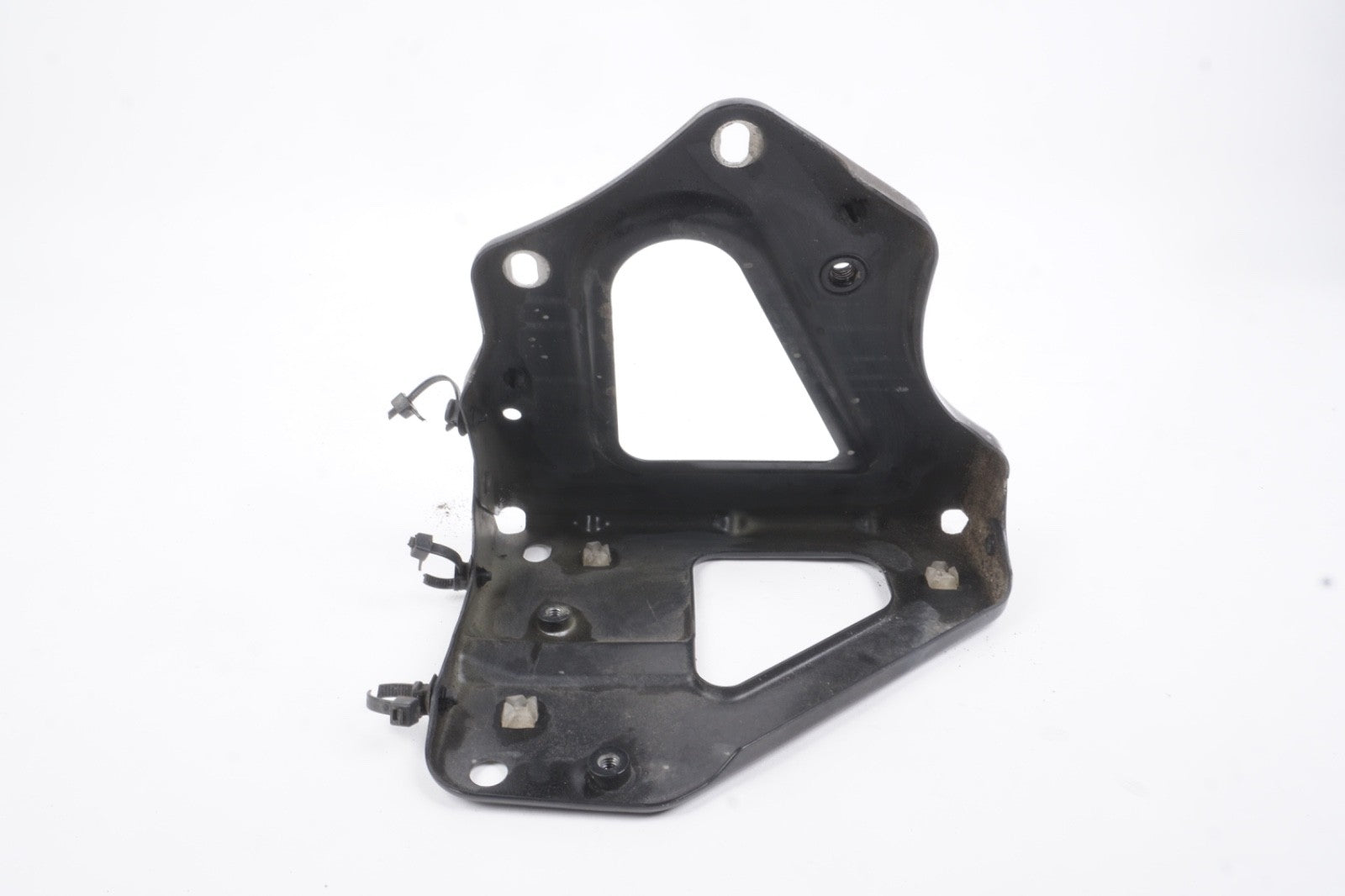 2005 - 2011 Audi C6 A6 Front Right Fender Wind Mount Support Bracket OEM