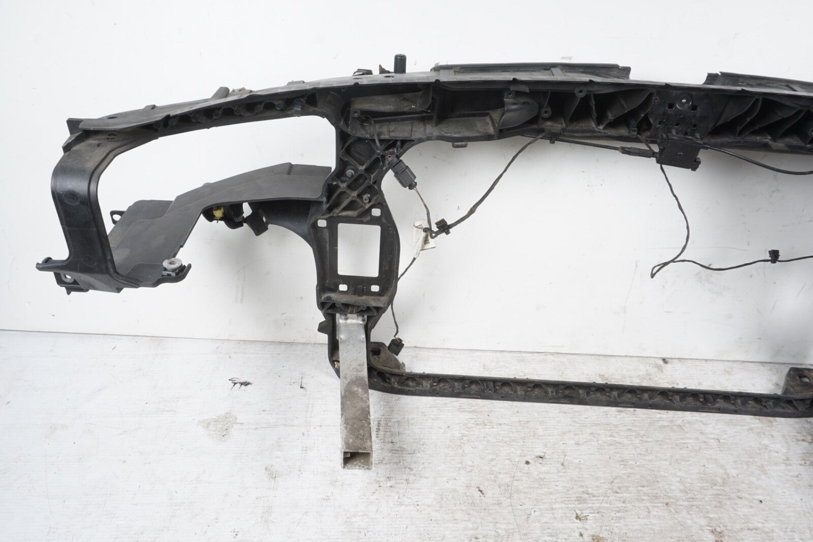 2011 2018 Audi A8 A8L OEM Core Radiator Support 4H0805594E