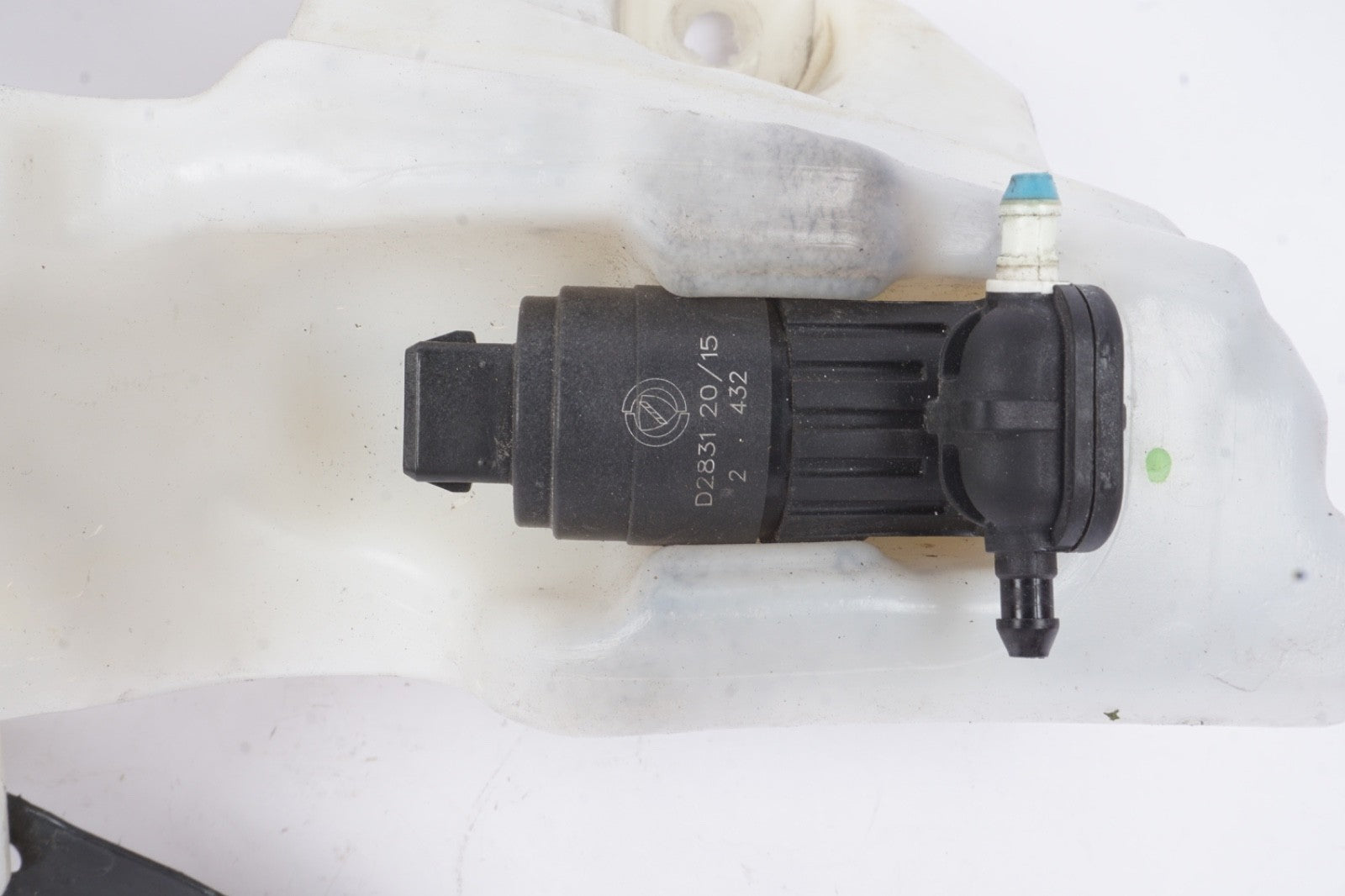16-17 FIAT 500X Windshield Washer Fluid Reservoir 4 Door X Model