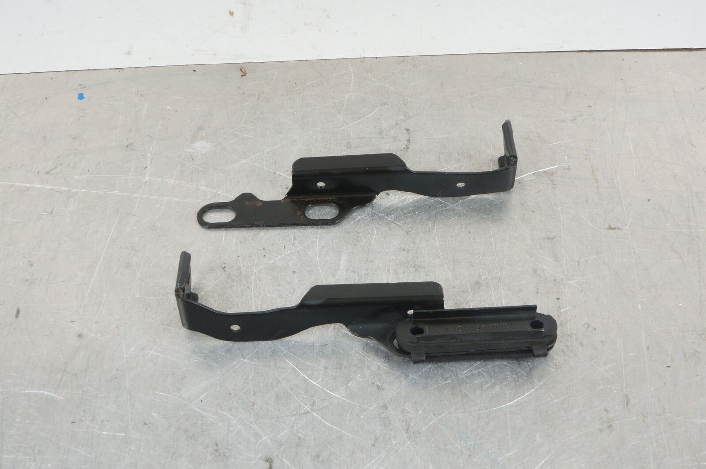 MERCEDES-BENZ E C CLASS LEFT RIGHT INNER CATALYTIC CONVERTER BRACKET