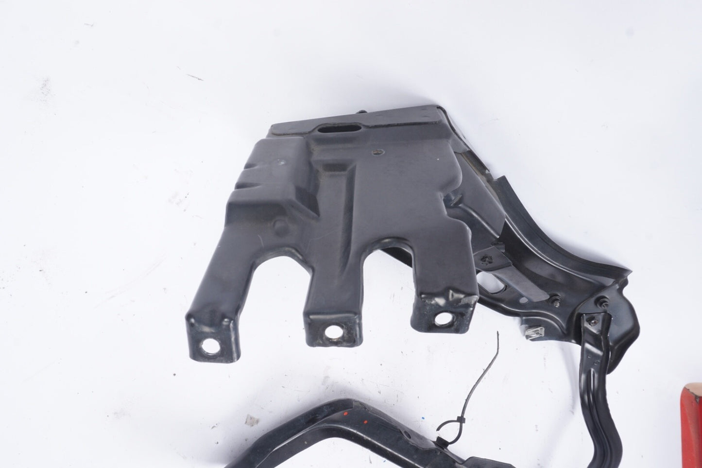 07-13 Mercedes S550 S600 Right Passenger Side Headlight Support Bracket Oem