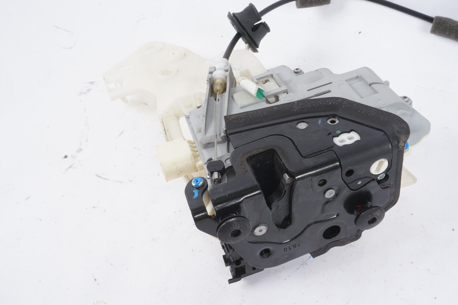 11-18 Porsche Cayenne 958 Front Right Passenge Side Door Lock Latch Actuator OEM