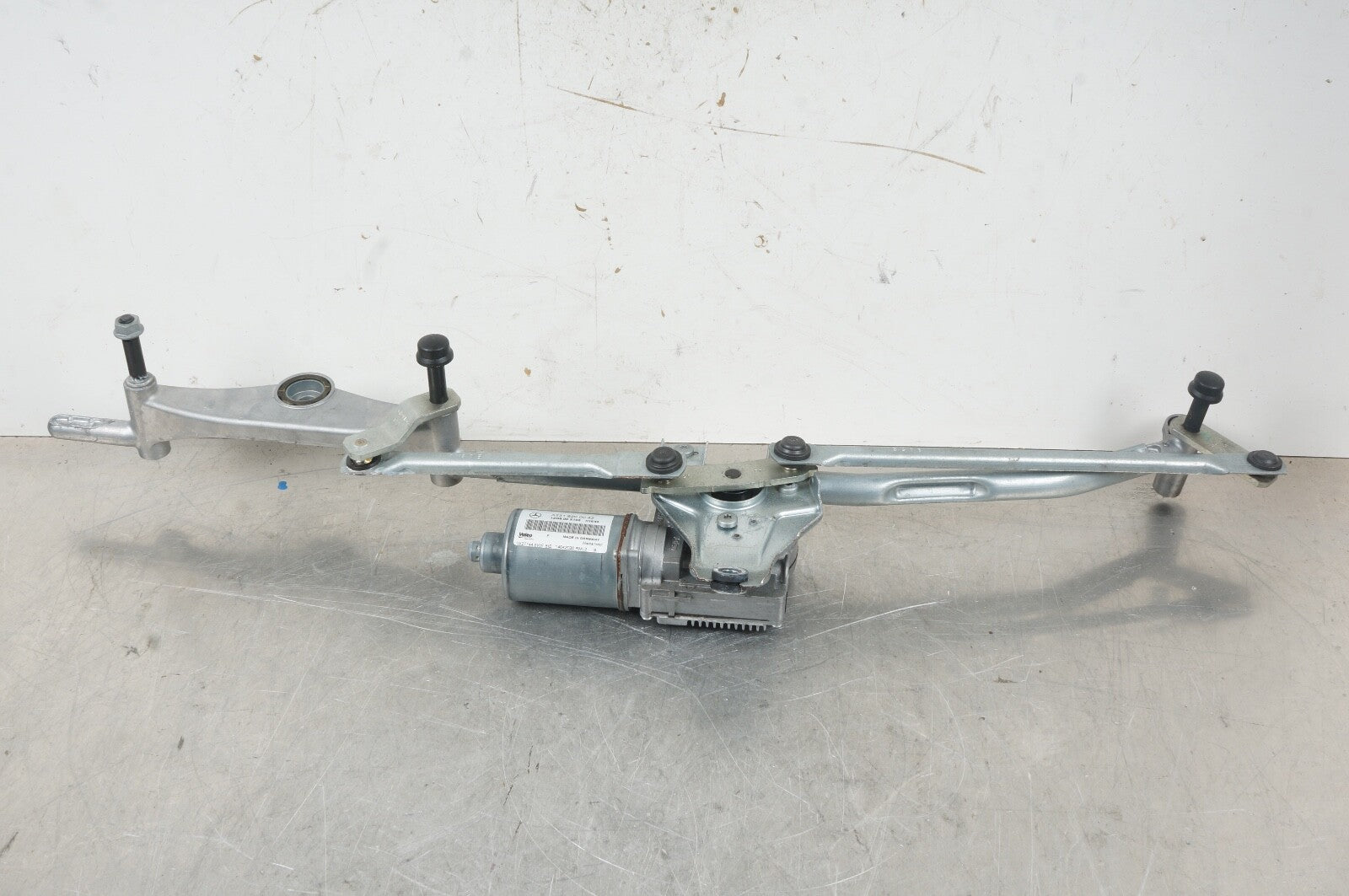 2013-2020 MERCEDES SL CLASS R231  FRONT WINDSHIELD WIPER LINKAGE W/ MOTOR OEM