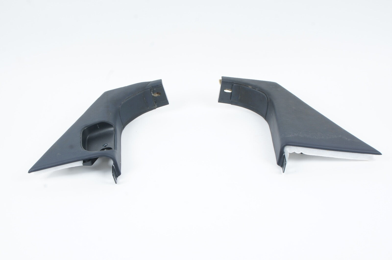 2011-2020 BENTLEY CONTINENTAL LEFT KICK PANEL TRIM COVER HOOD RELEASE 3W0868443