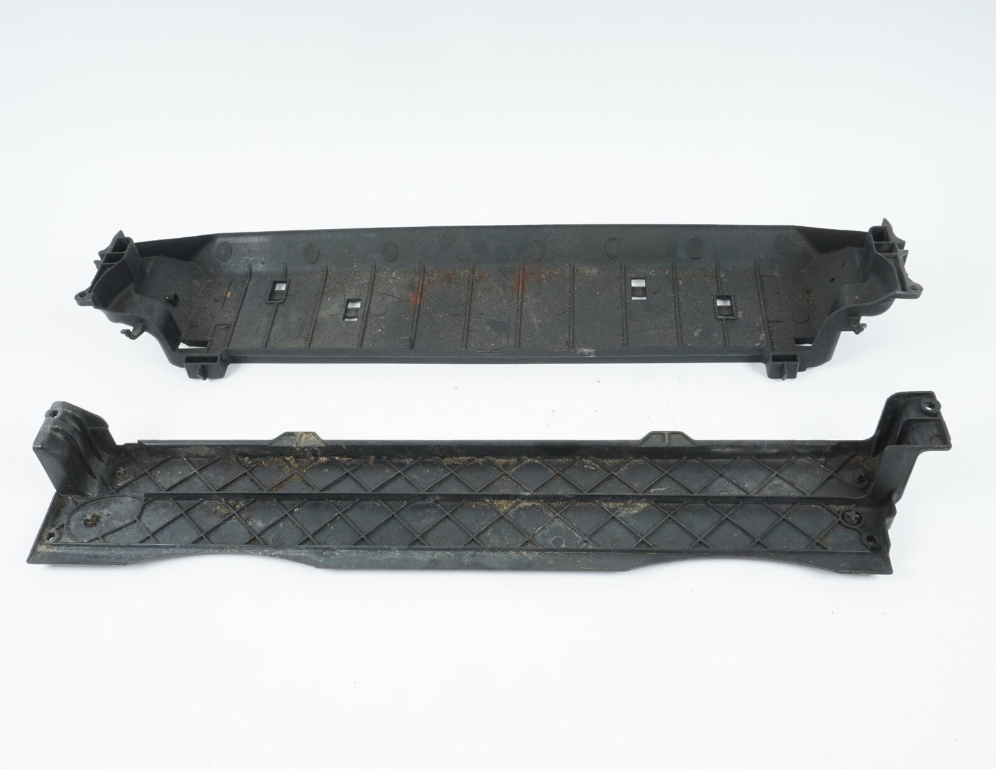 2008 - 2013 BMW X6 UPPER RADIATOR CARRIER COVER PANEL TRIM HOLDER SET OF 2 OEM