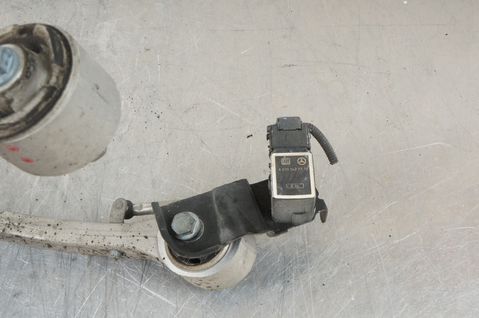 07-14 Mercedes W221 S550 CL550 Front Right Passenger Side Upper Control Arm RWD