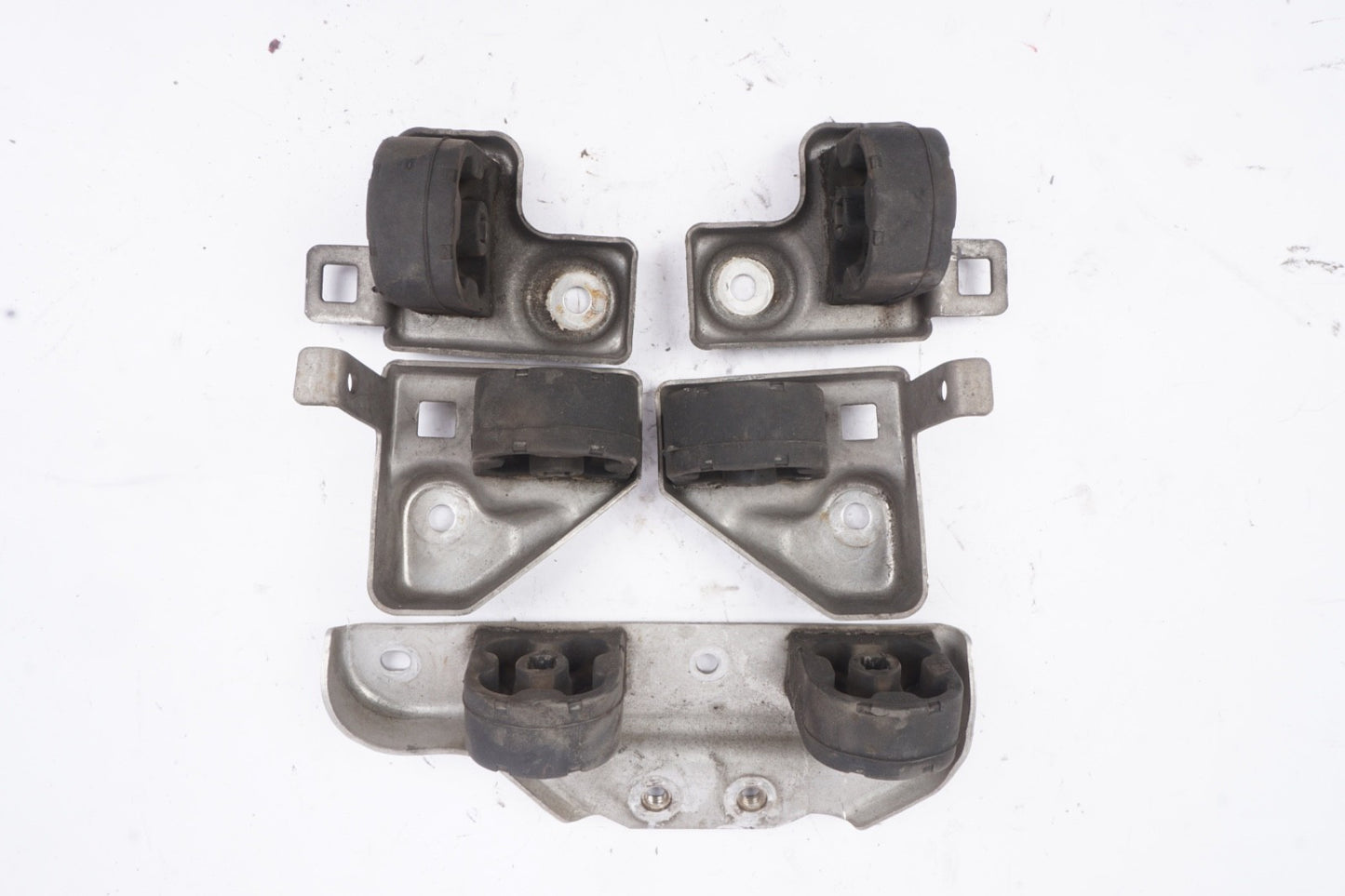 2014 - 2021 MASERATI GHIBLI 3.0L EXHAUST HANGER BRACKET OEM SET OF 5