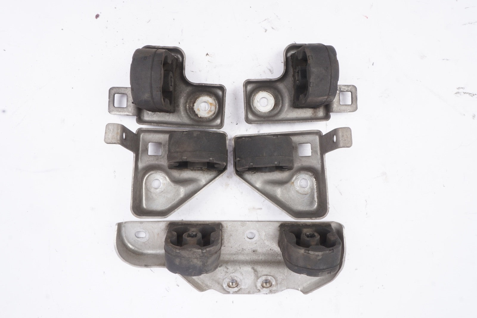 2014 - 2021 MASERATI GHIBLI 3.0L EXHAUST HANGER BRACKET OEM SET OF 5