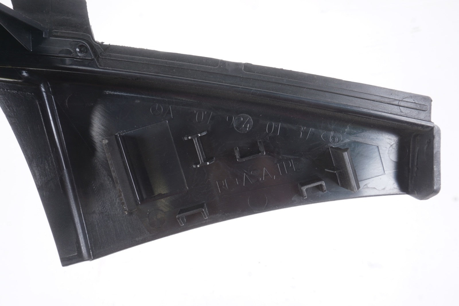 2011 - 2017 Mercedes E350 E550 Convertible Rear Left Right Seat Belt Guide Cover