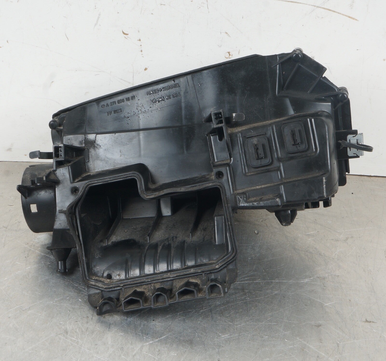 12-15 Mercedes W204 C250 Air Intake Cleaner Filter Housing Box 2710901601 OEM