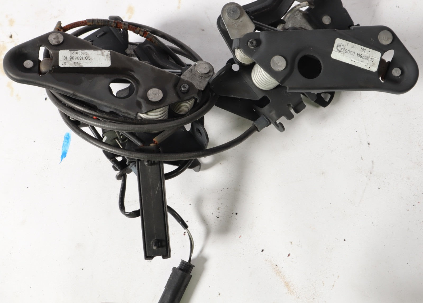 2012 - 2018 BMW 650i F12 LEFT NAD RIGHT FRONT HOOD LOCK LATCH OEM