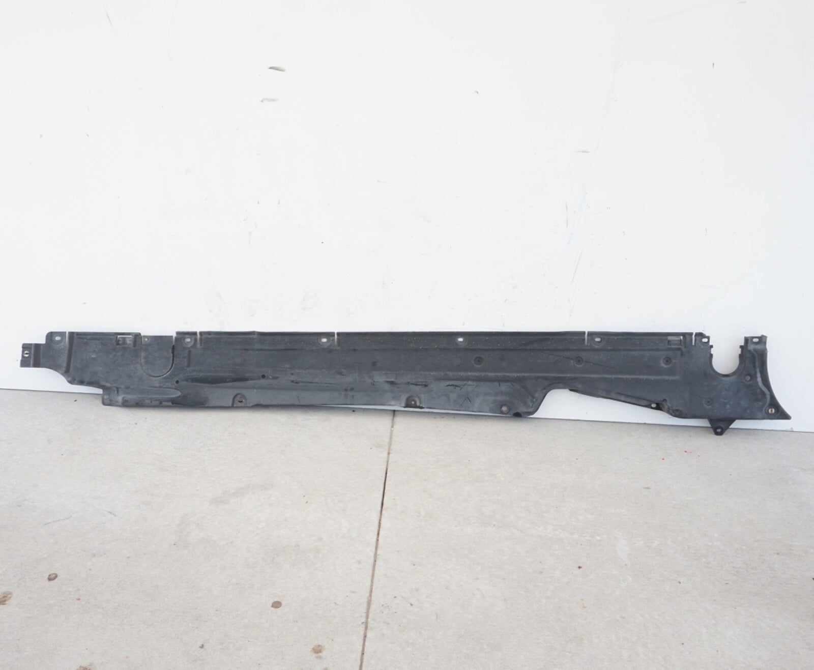 2011-2018 PORSCHE CAYENNE RIGHT SIDE FLOOR UNDER BODY SPLASH SHIELD COVER OEM