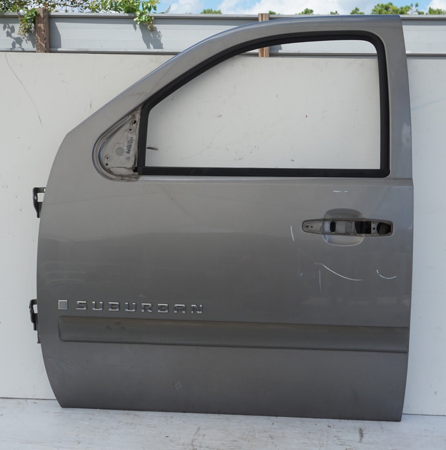 07-13 Chevy Suburban FRONT DOOR SHELL LEFT DRIVER SIDE OEM