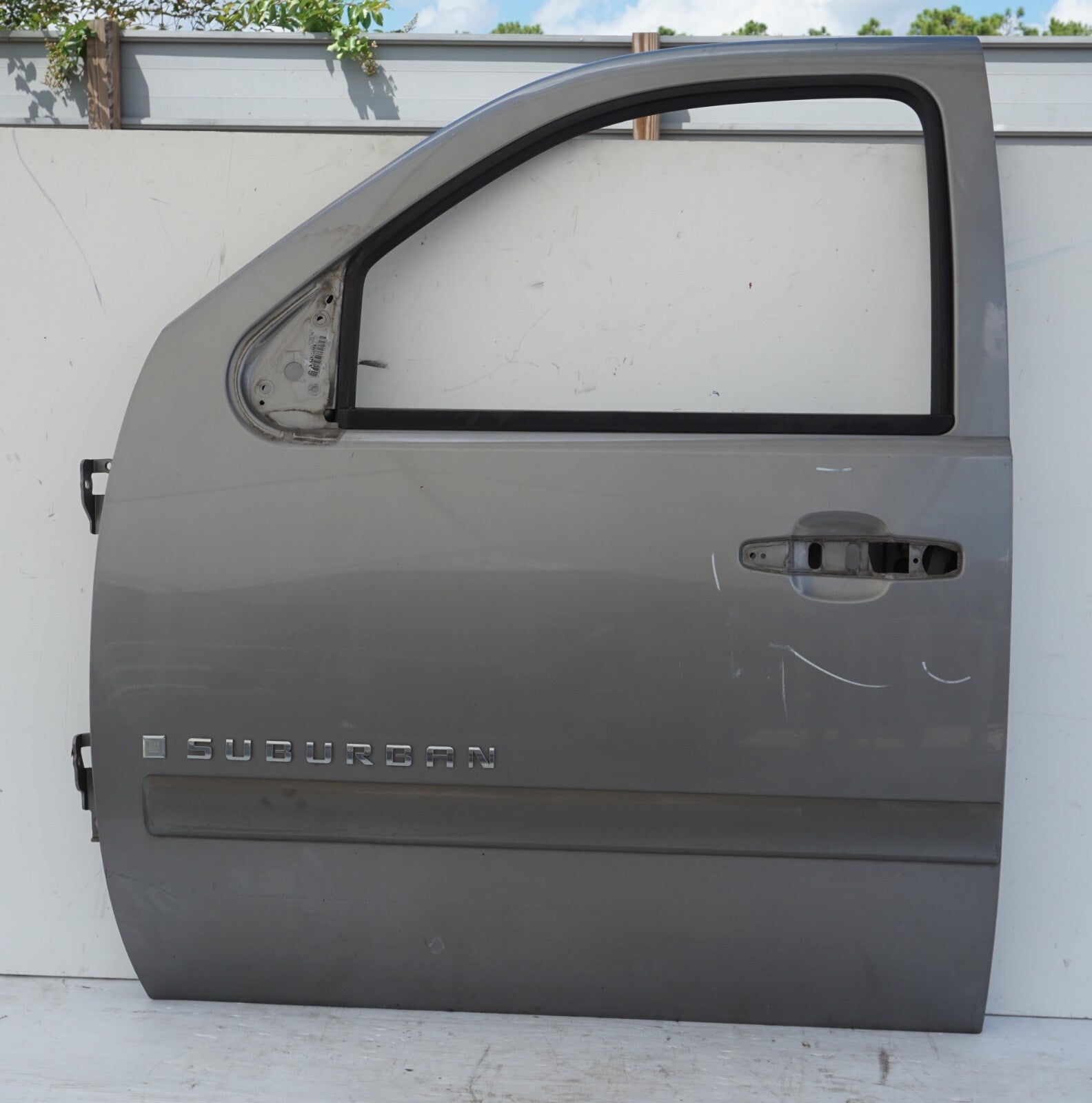 07-13 Chevy Suburban FRONT DOOR SHELL LEFT DRIVER SIDE OEM