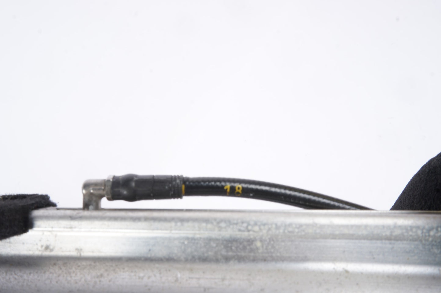 2006 - 2013 VOLVO C70 ROOF HYDRAULIC SHOCK LINE RIGHT PASSENGER SIDE 17 18 OEM