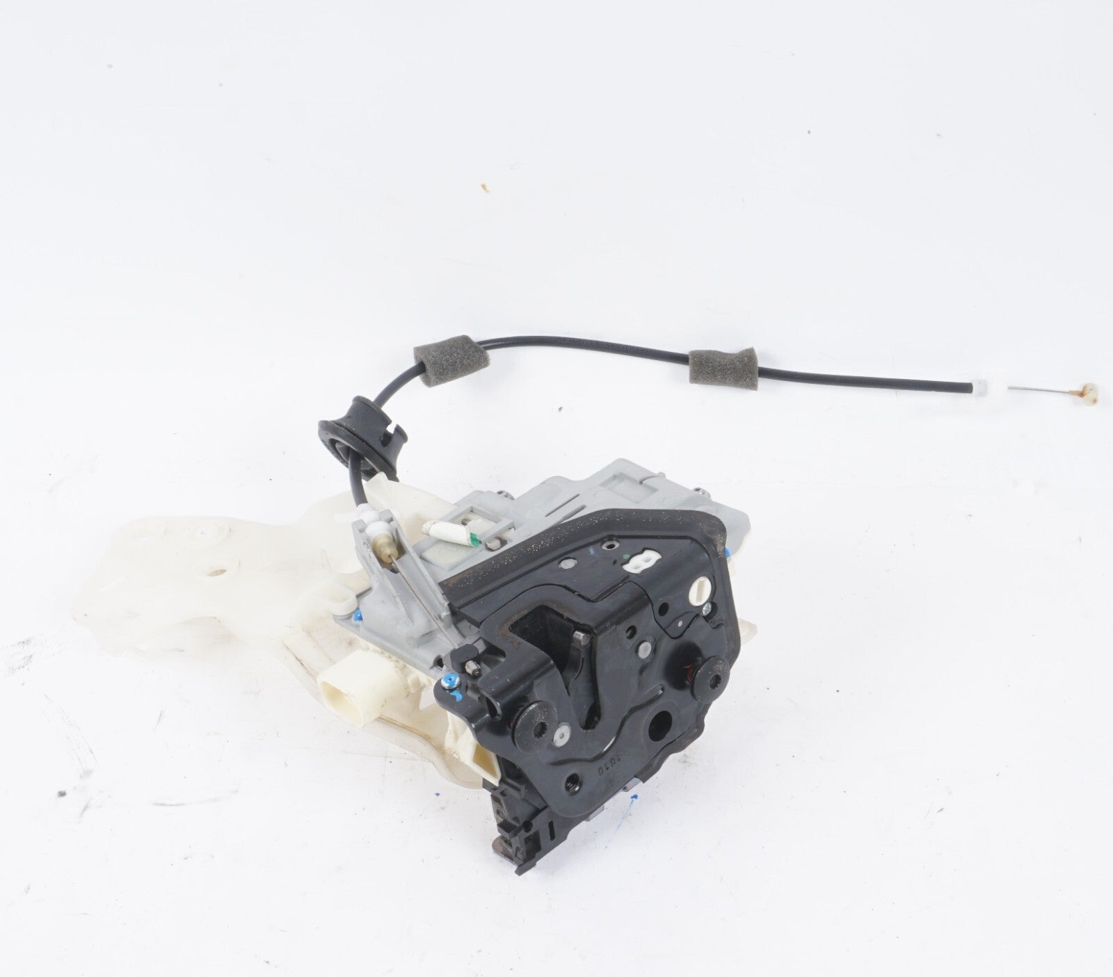 11-18 Porsche Cayenne 958 Front Right Passenge Side Door Lock Latch Actuator OEM
