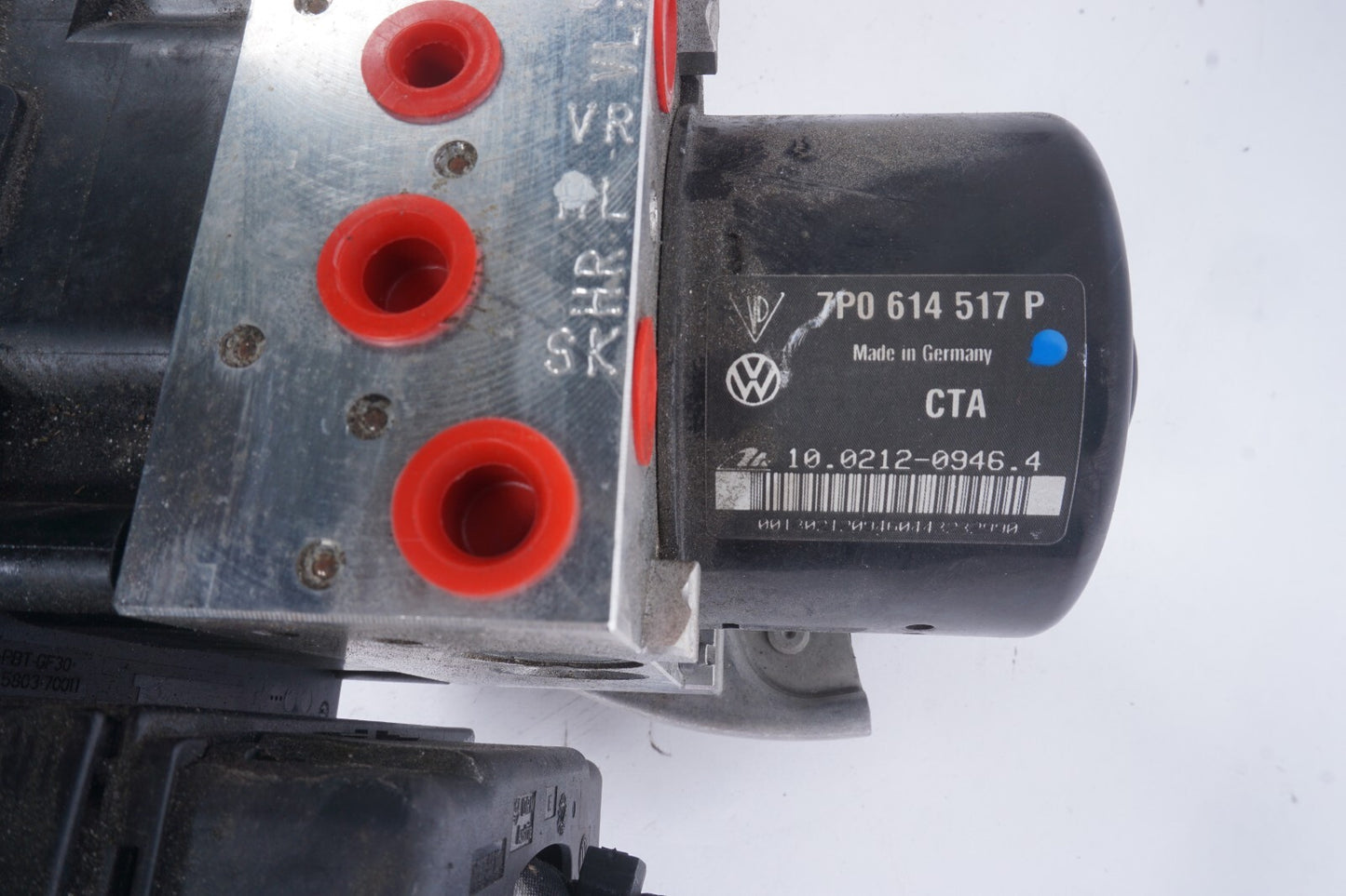 11-18 Porsche Cayenne 958 Anti Lock Brake ABS Pump Module  OEM