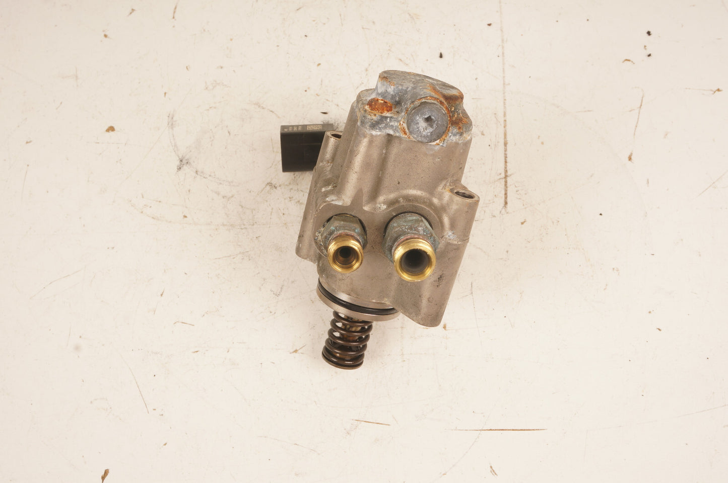 2004-2009 AUDI A8 4.2L V8 HIGH PRESSURE FUEL PUMP OEM