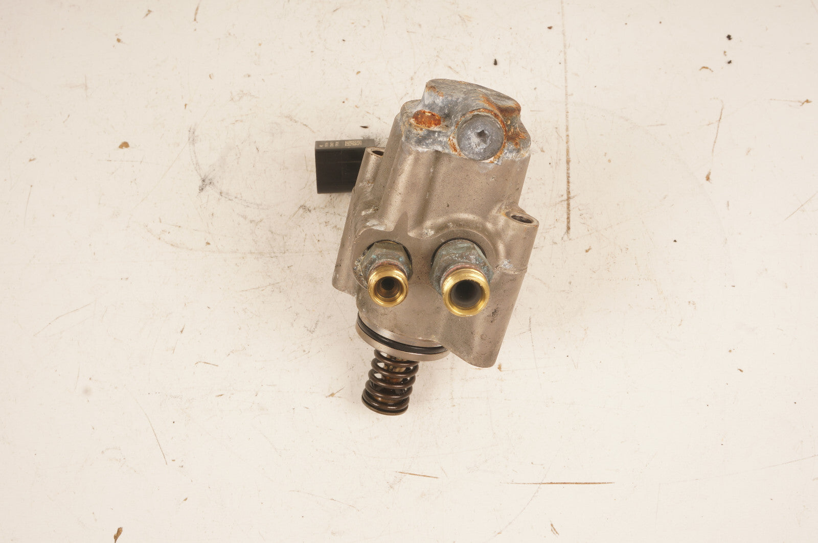 2004-2009 AUDI A8 4.2L V8 HIGH PRESSURE FUEL PUMP OEM