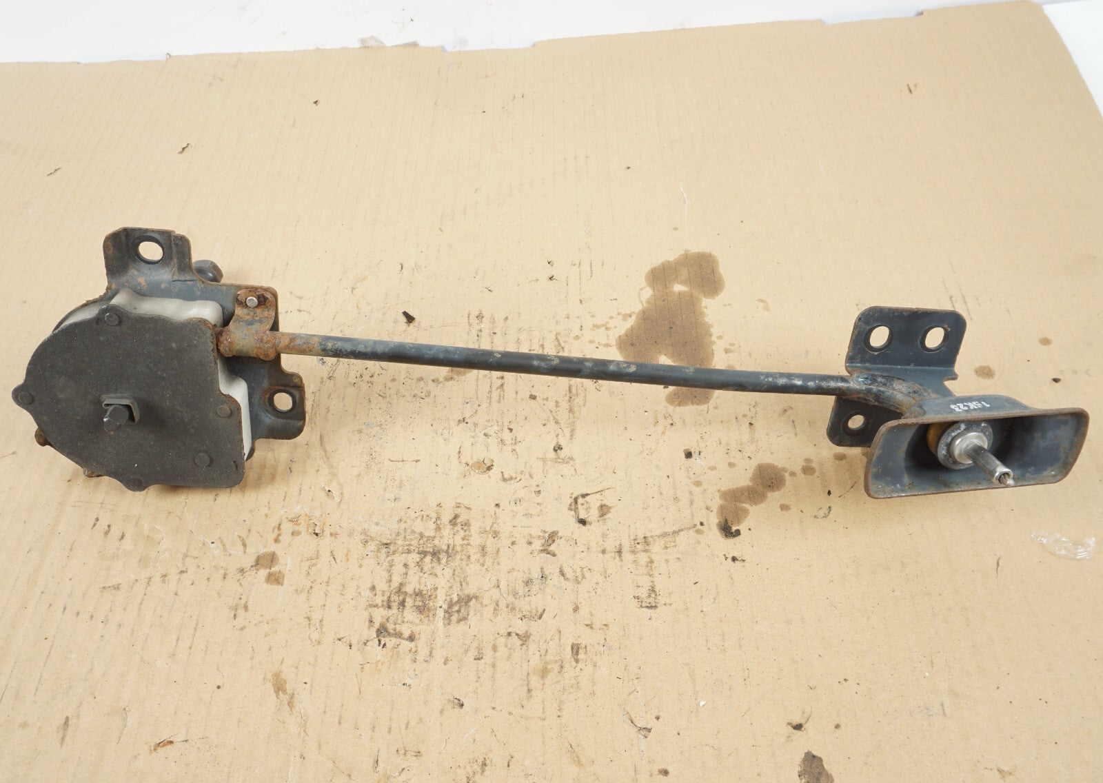 2013-2018 HYUNDAI SANTA FE SPARE TIRE CARRIER HOLDER OEM