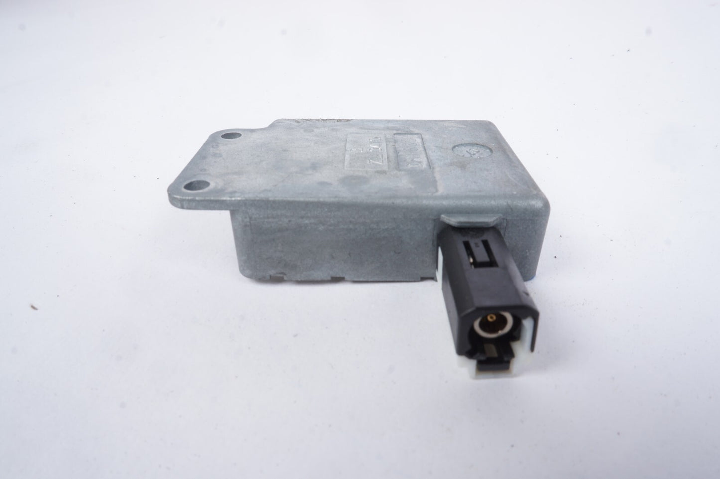 07-13 Mercedes W221 S550 S63 Antenna Amplifier AMP Splitter Module  OEM