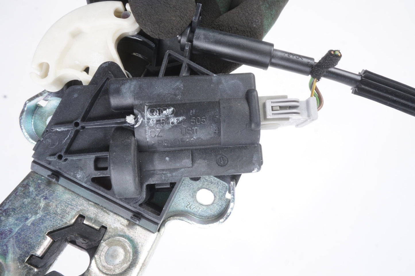 2006 - 2011 Audi A6 Rear Tailgate Trunk Lid Lock Latch Actuator OEM
