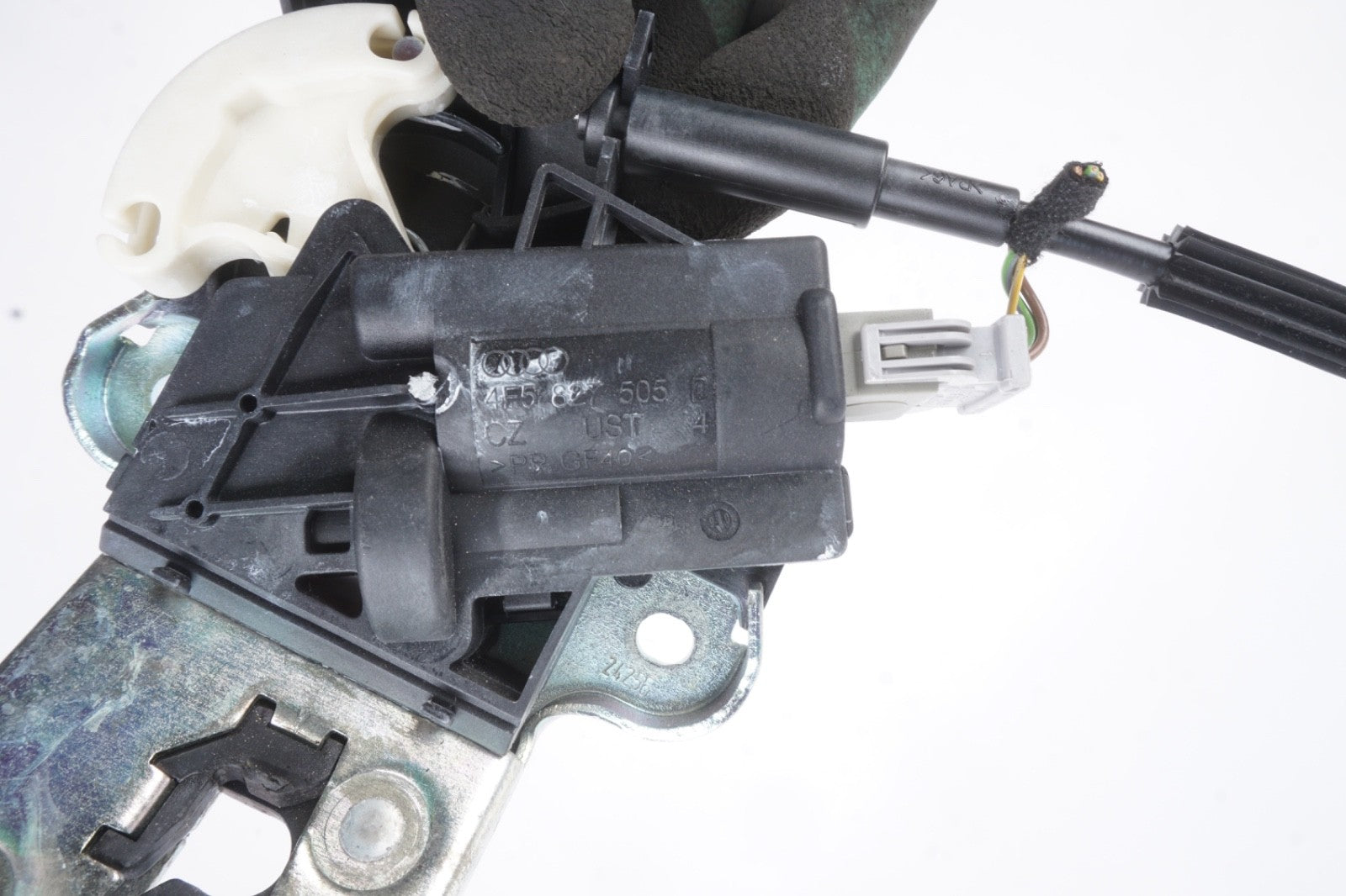 2006 - 2011 Audi A6 Rear Tailgate Trunk Lid Lock Latch Actuator OEM
