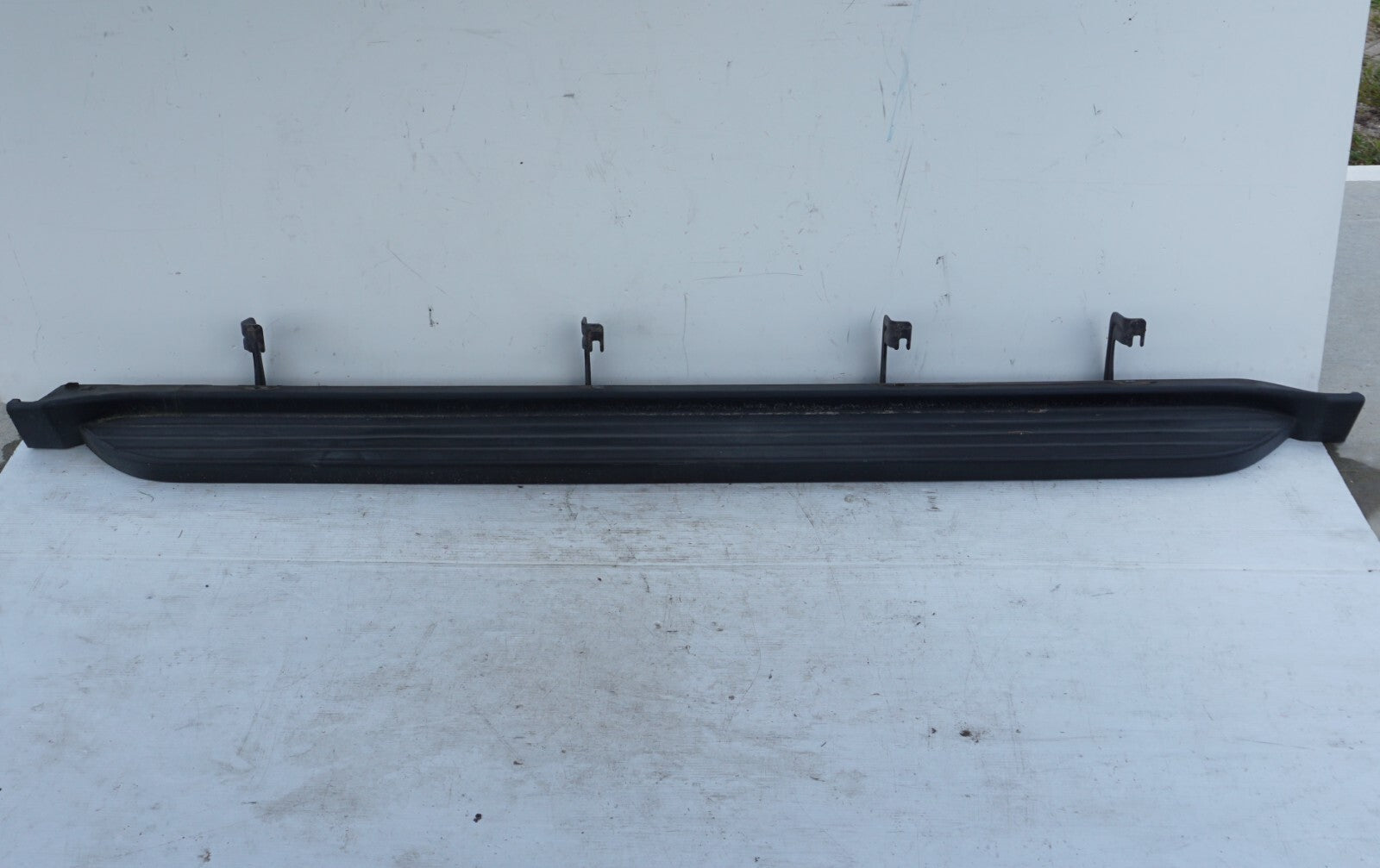 07-13 Chevy Suburban RUNNING BOARD LEFT DRIVER SIDE OEM