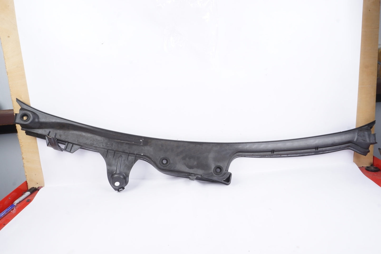 07-13 MERCEDES S550 W221 WINDSHIELD COWL PANEL BAFFLE WATER DRIP COVER OEM