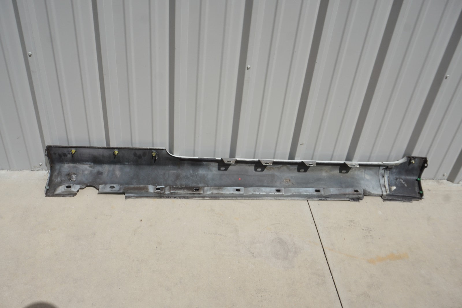 2006 - 2013 VOLVO C70 2DR CONVERTIBLE LEFT DRIVER SIDE ROCKER PANEL SKIRT OEM