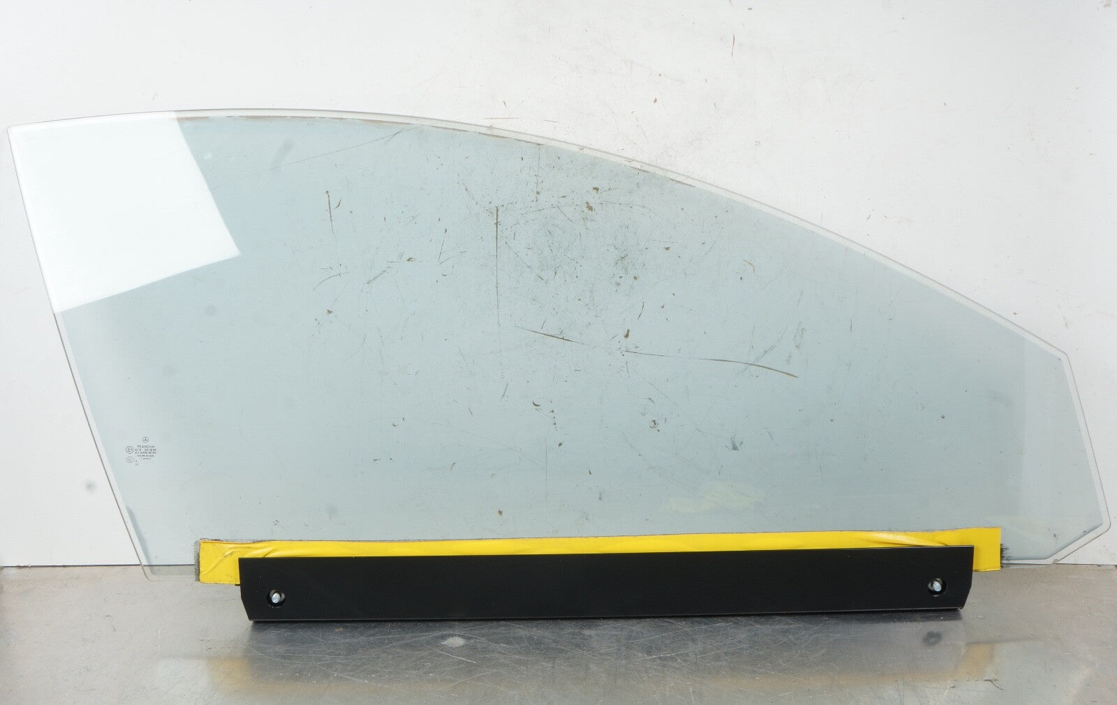 07-14 Mercedes W216 CL550 CL63 AMG Front Right Side Door Window Glass OEM