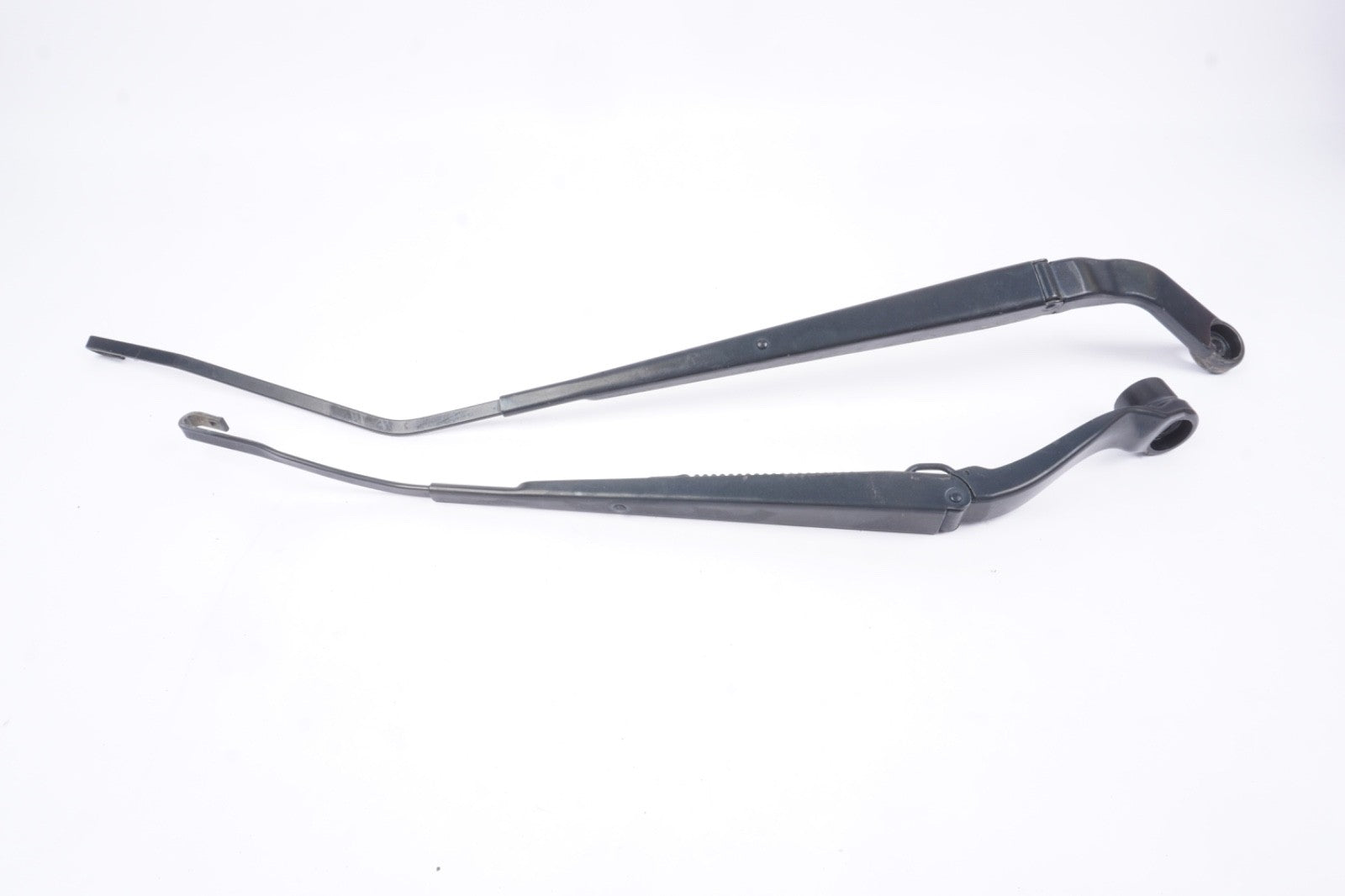 2012 2019 FIAT 500 LEFT & RIGHT WINDSHIELD WIPER ARMS PAIR OEM NO BLADES 