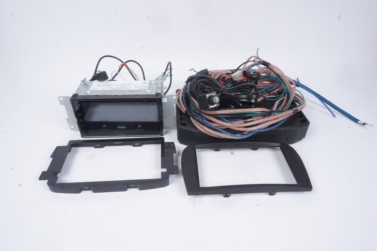 Kenwood Model DMX8709S 6.8" With Amplifier Rockford Fosgate R2-750X5