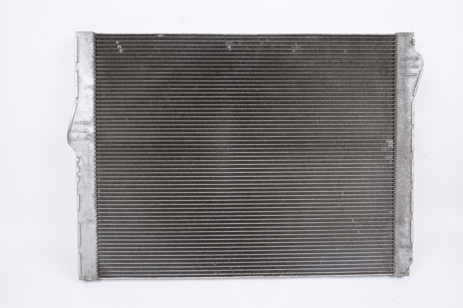 09-15 BMW F01 F02 750i Engine Coolant Cooling Radiator Assembly 7570094 OEM
