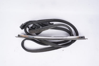10-14 MERCEDES-BENZ C207 E350 COUPE REAR LEFT SIDE WINDOW SEAL