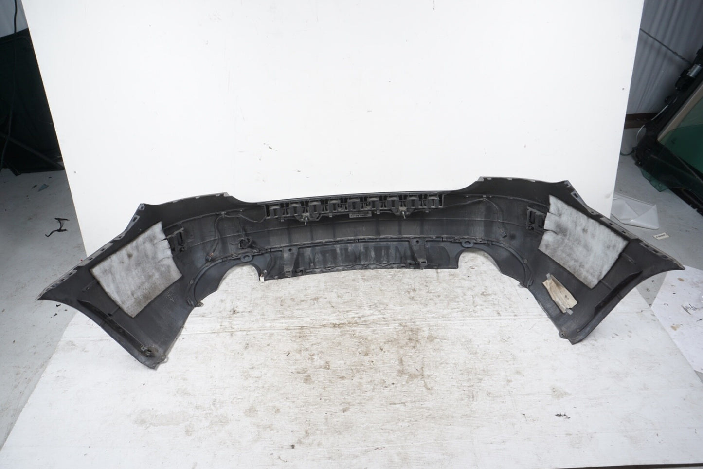 2009 2010 2011 2012 2013 MERCEDES E 350 CONVERTIBLE  COUPE REAR BUMPER COVER OEM